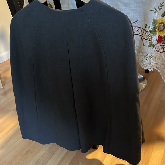 Halogen cape, well made and elevates an outfit! - Picture 2 of 5